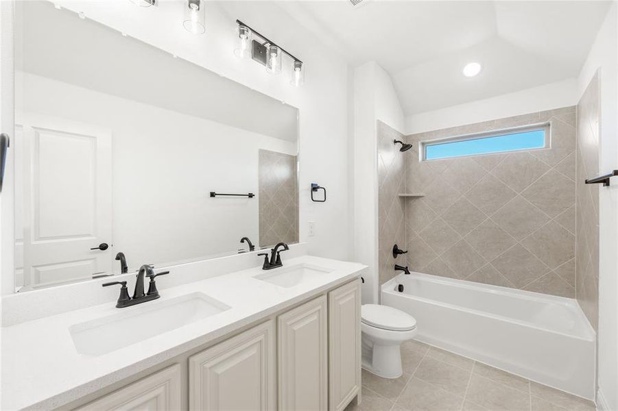 Furnished interior view inside a new home in Crystal Lake Estates, Red Oak (Image 13).