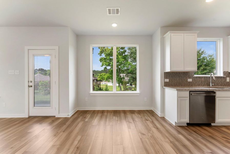 Spacious, unfurnished interior of a new home in Spring Lake, Huntsville (Image 13). Spacious, unfurnished interior of a new home in Spring Lake, Huntsville (Image 13).