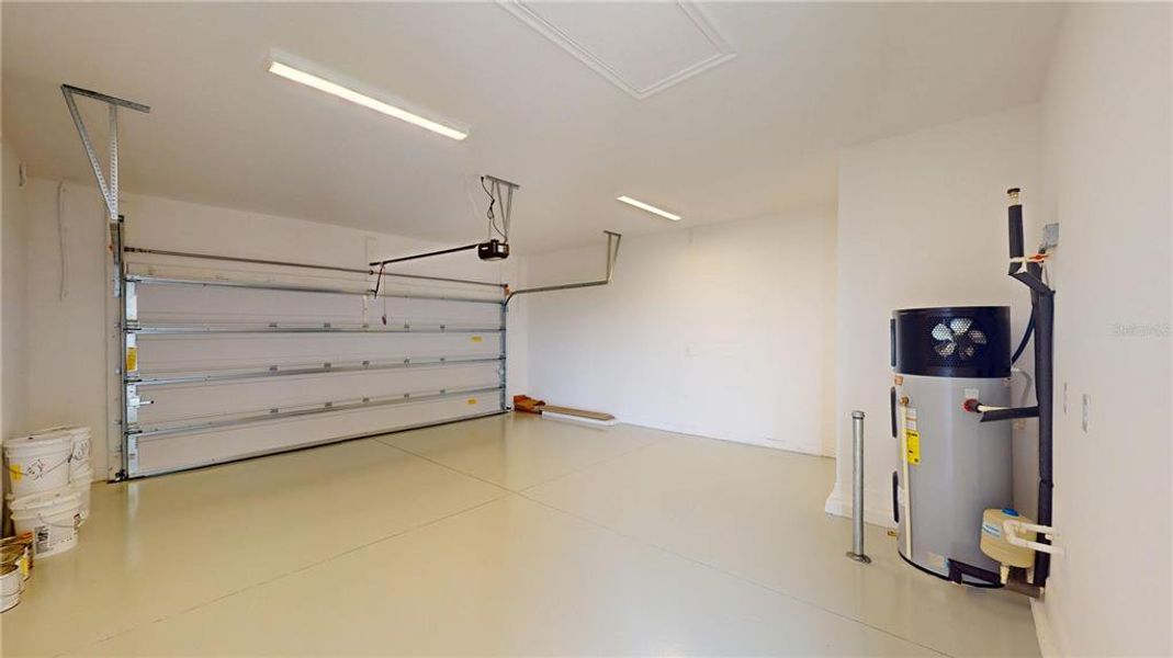 Spacious, unfurnished interior of a new home in Persimmon Park, Wesley Chapel (Image 13).