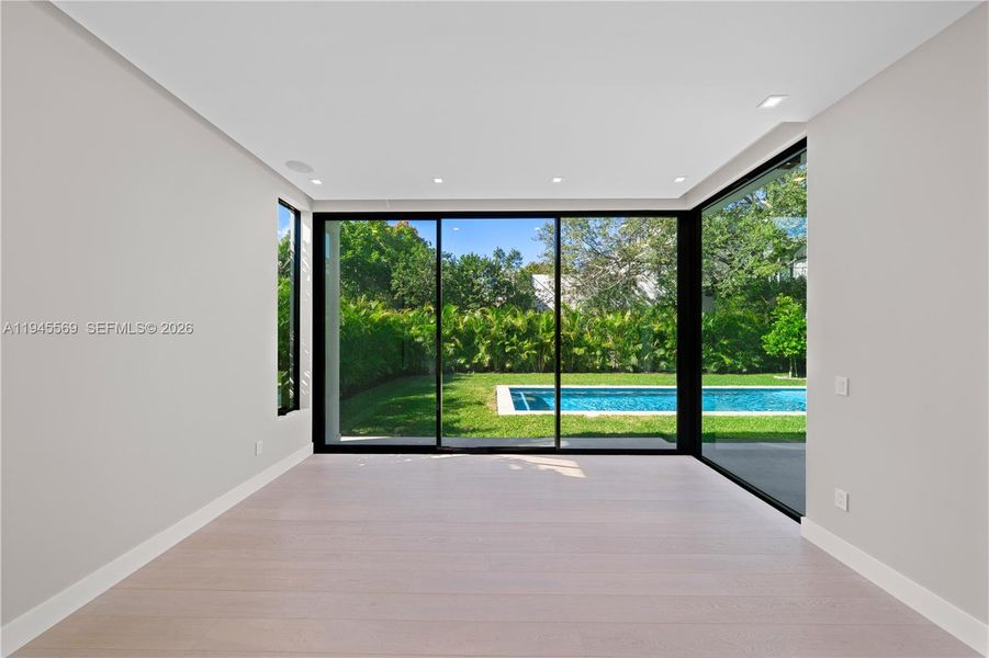 Spacious, unfurnished interior of a new home in , Biscayne Park (Image 19).