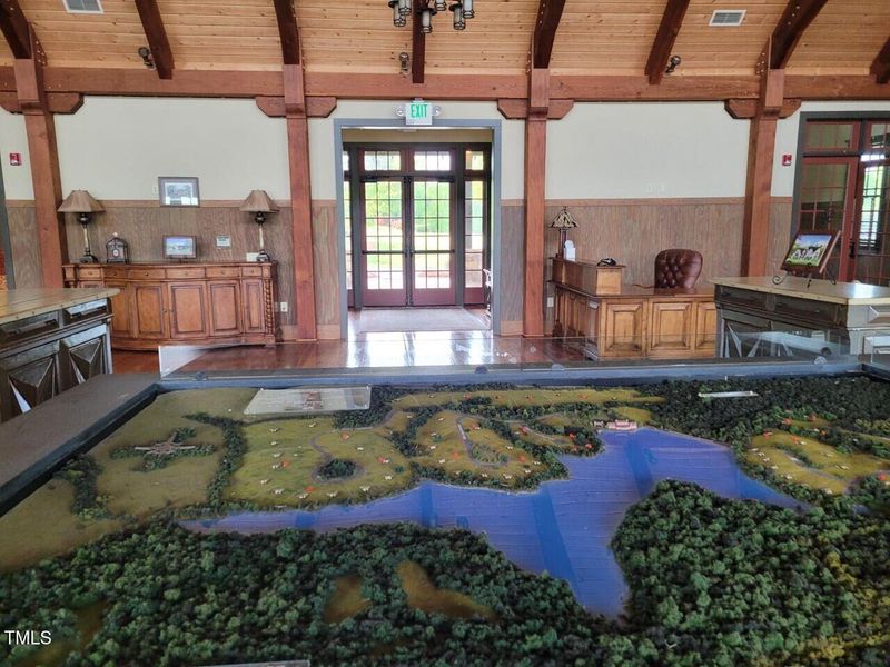 HLE club table display