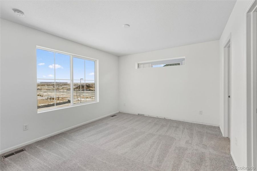 Spacious, unfurnished interior of a new home in Windler, Aurora (Image 13).