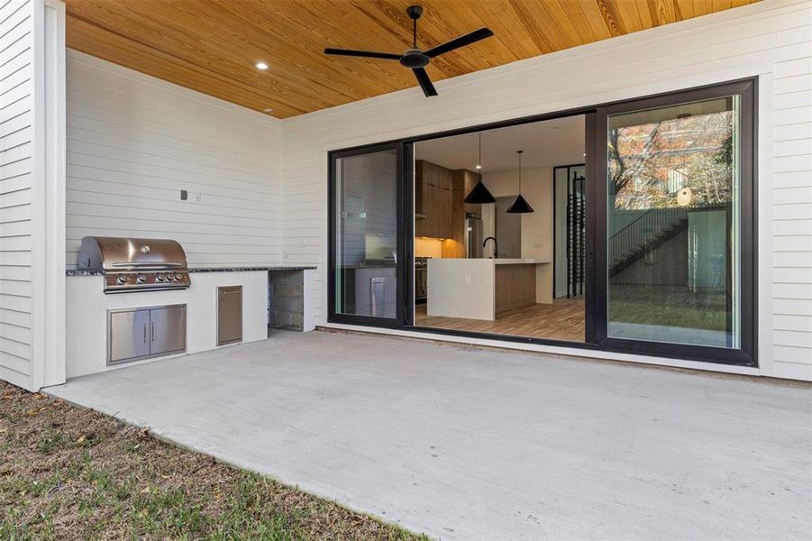 Exterior details and patio area of a home in , Dallas (Image 24).