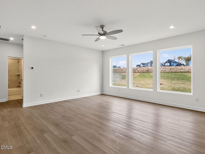 008-1280x960-family-room