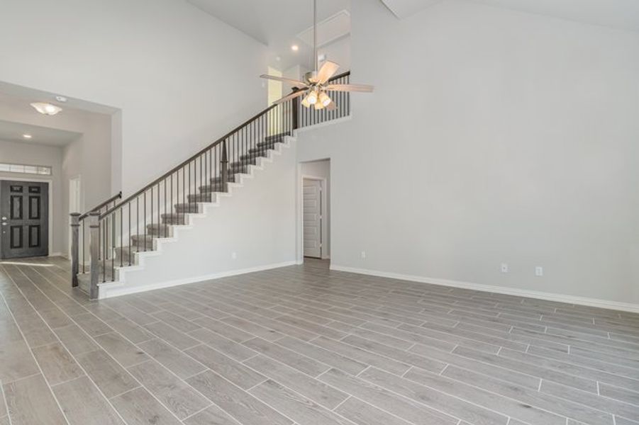 Spacious, unfurnished interior of a new home in Mustang Place II, Heartland (Image 15).