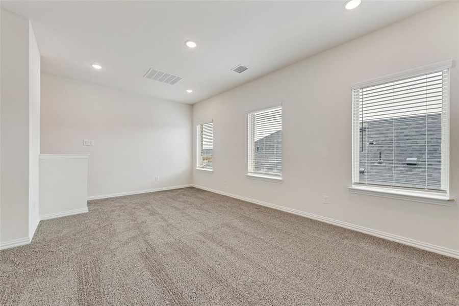 Spacious, unfurnished interior of a new home in Walden Pond, Forney (Image 23).