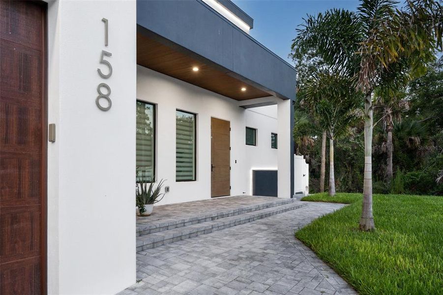 Exterior details and patio area of a home in , Port Charlotte (Image 29).