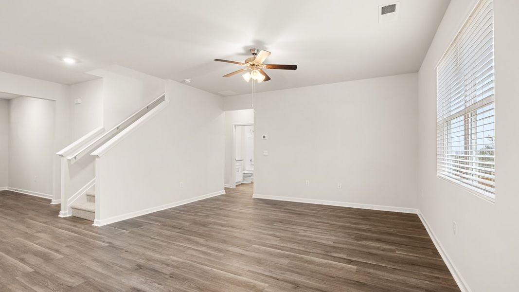 Spacious, unfurnished interior of a new home in Captain's Corner, Grovetown (Image 17).