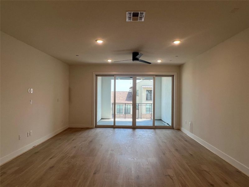 Spacious, unfurnished interior of a new home in The Grove, Austin (Image 18).