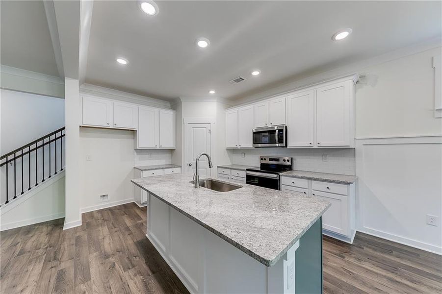 Furnished interior view inside a new home in , Jefferson (Image 7).
