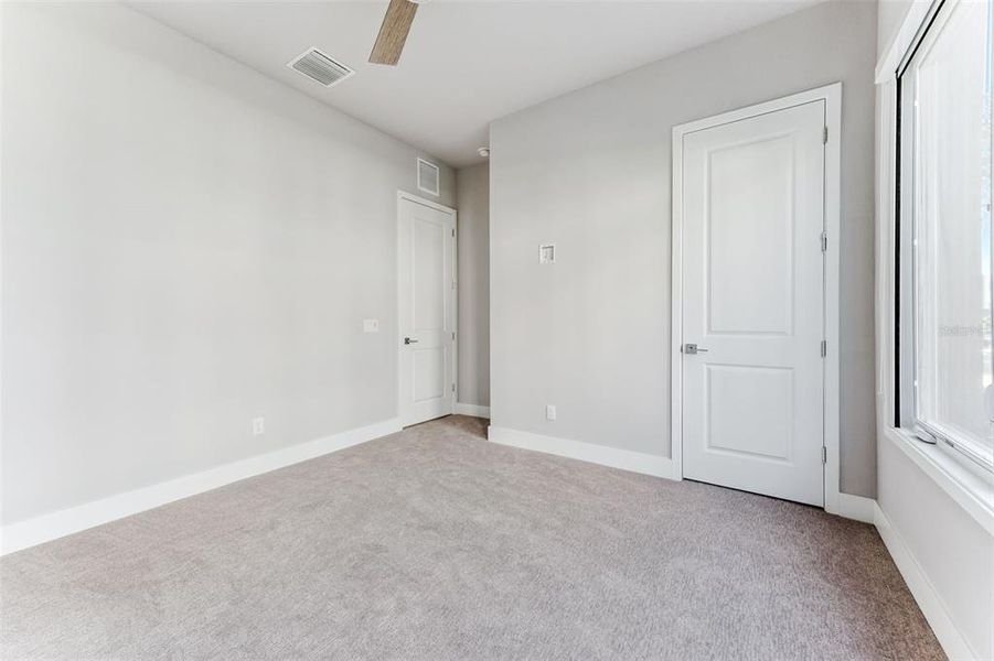Spacious, unfurnished interior of a new home in , Kissimmee (Image 24).