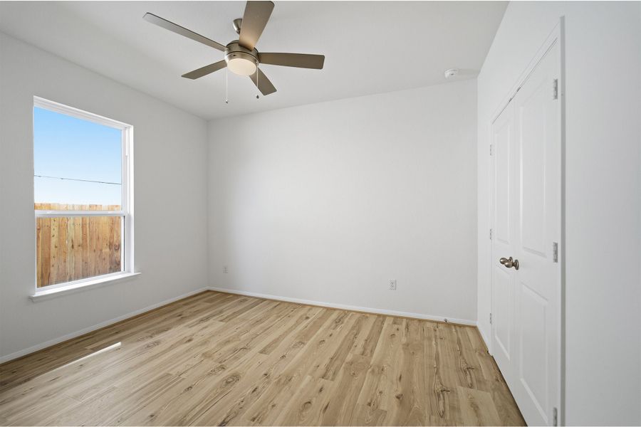 Spacious, unfurnished interior of a new home in Sunfield, Mustang Ridge (Image 25).