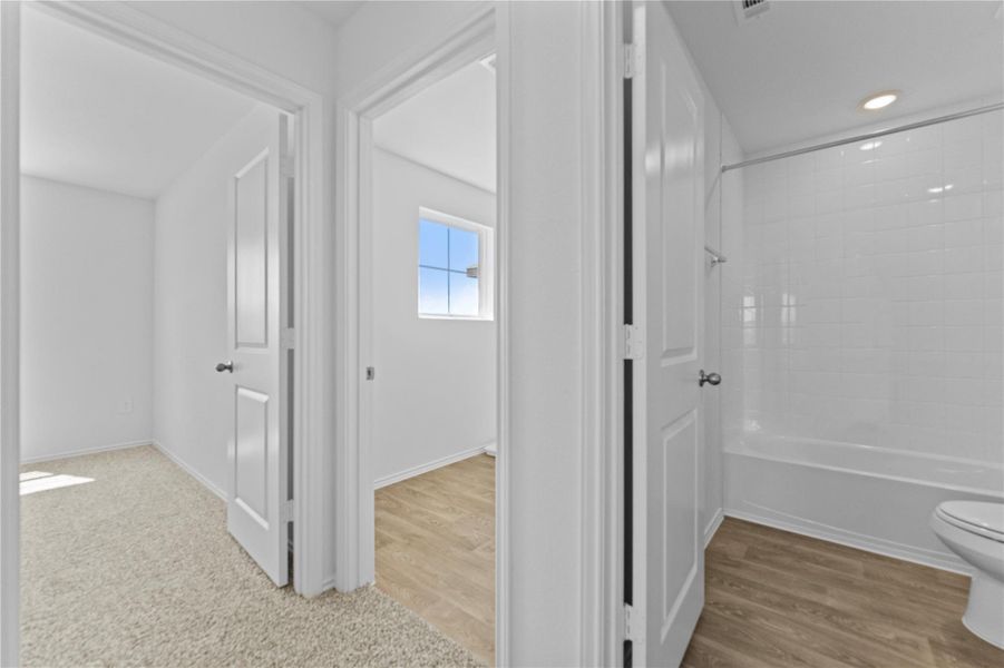 Spacious, unfurnished interior of a new home in Palomino, Manor (Image 19).