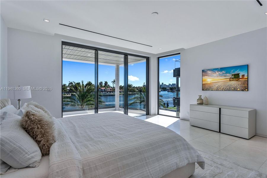 Furnished interior view inside a new home in , Fort Lauderdale (Image 12).