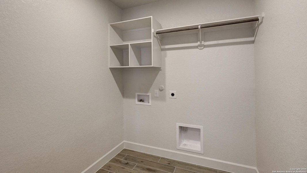 Spacious, unfurnished interior of a new home in Esperanza 50', Boerne (Image 26).