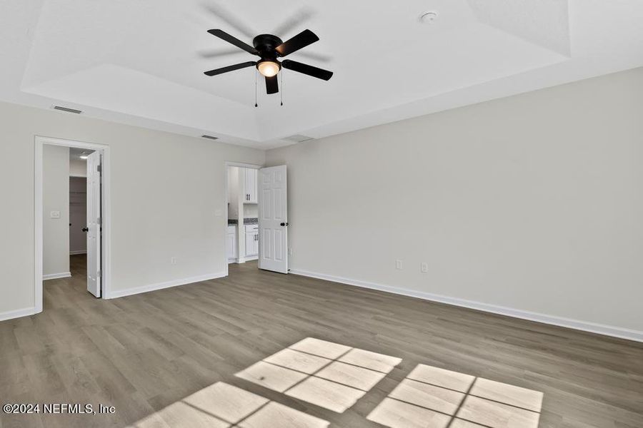 Spacious, unfurnished interior of a new home in , Jacksonville (Image 27).
