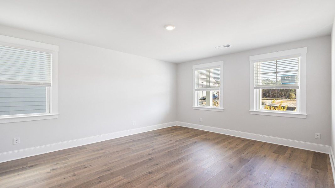 Spacious, unfurnished interior of a new home in Rivers Reach, Yemassee (Image 19).