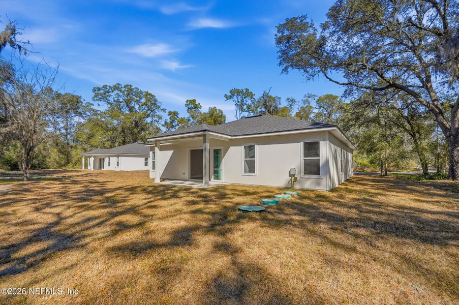 Exterior details and patio area of a home in , Jacksonville (Image 25).