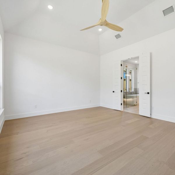 Spacious, unfurnished interior of a new home in StarView, Prosper (Image 55).