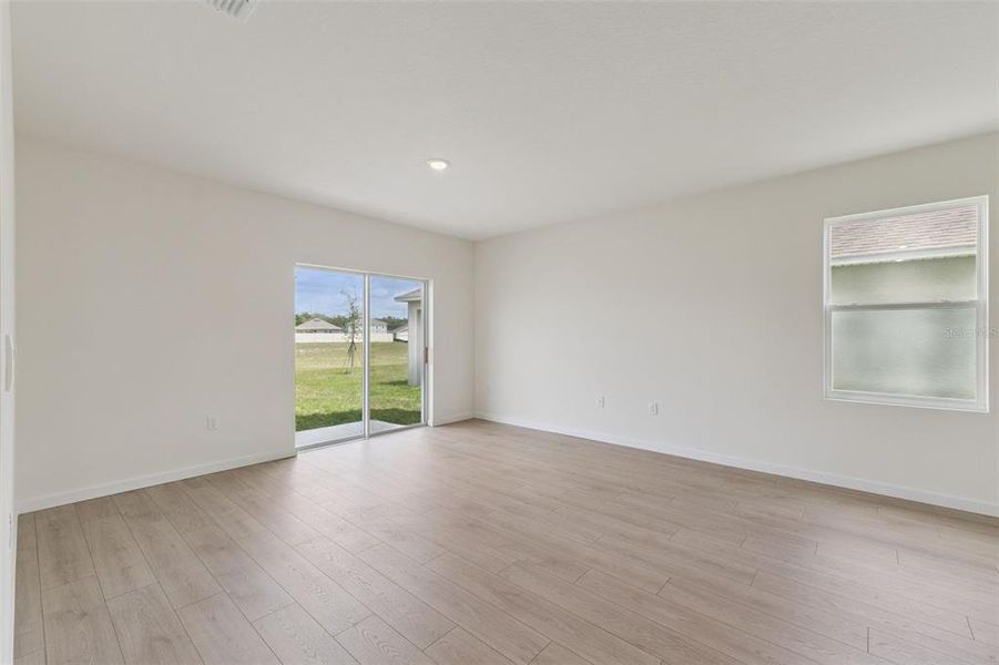 Spacious, unfurnished interior of a new home in Campbell Crossing, Port Orange (Image 15).