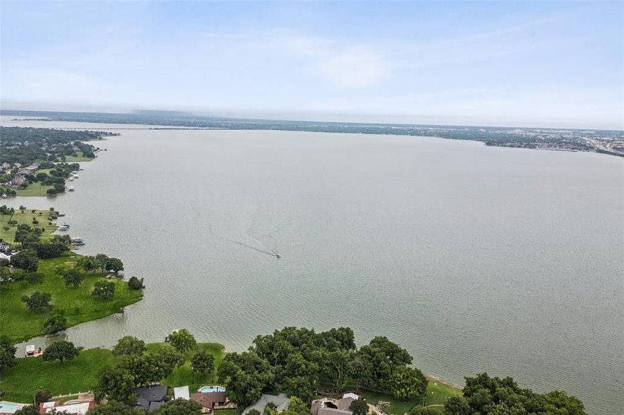 Image 39 of a home in Lake Shore Village.