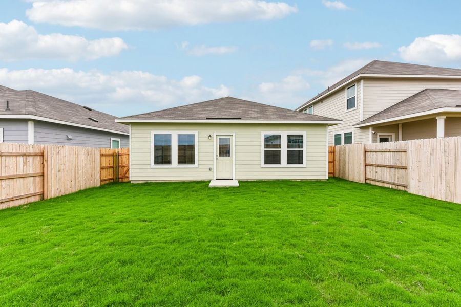 Exterior details and patio area of a home in Edgebrooke, Pflugerville (Image 3).