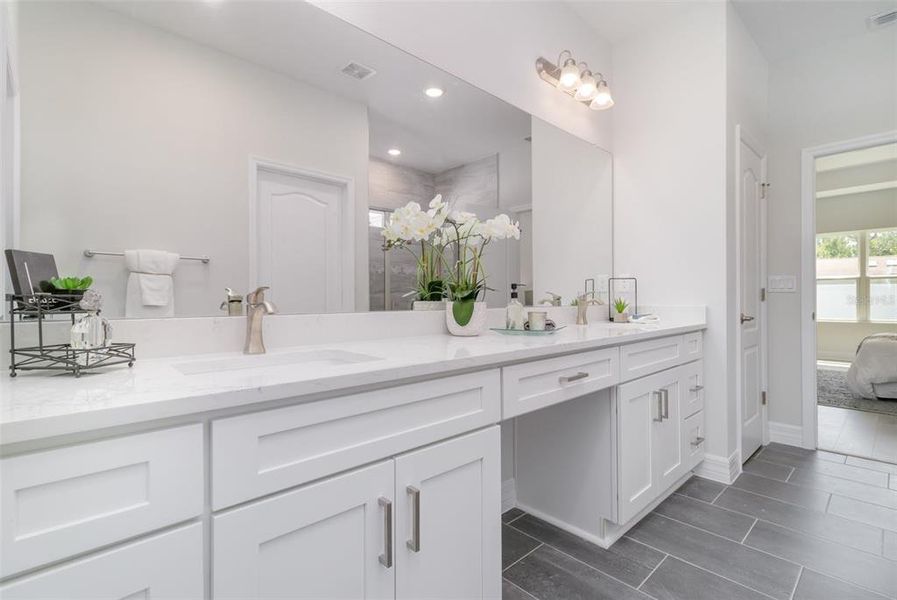 Furnished interior view inside a new home in , Lecanto (Image 8).