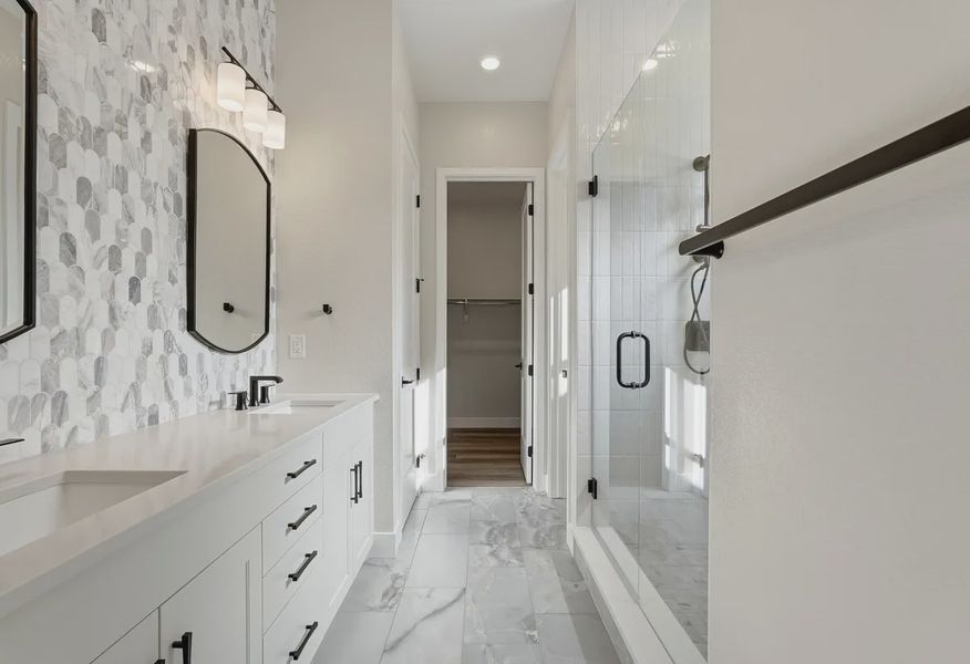 Homesite 7 Primary Bath - 16 of 18