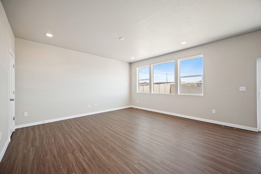 Spacious, unfurnished interior of a new home in Aspen Ranch, Fountain (Image 15).