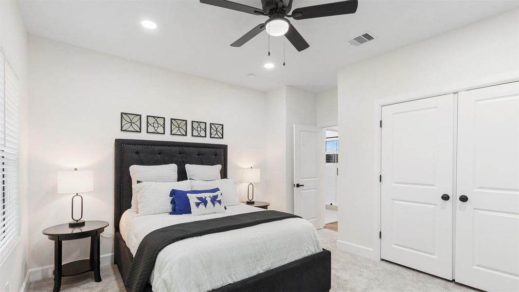 Image 33 of a home in .