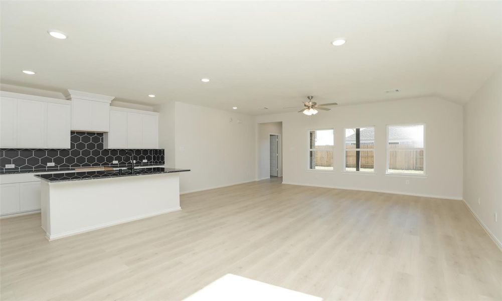 Image 12 of a home in River Ranch. Image 12 of a home in River Ranch.