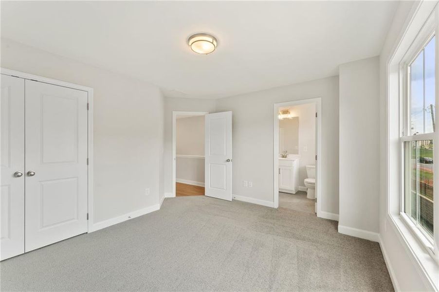 Spacious, unfurnished interior of a new home in East Park Village, Kennesaw (Image 19).