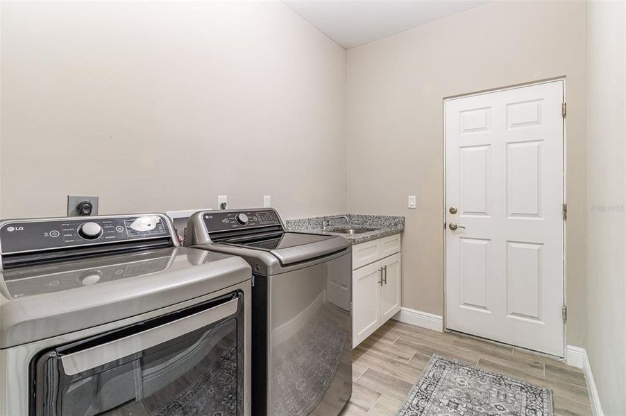 Furnished interior view inside a new home in , Cape Coral (Image 8).