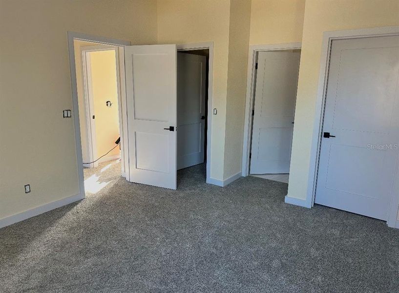 Spacious, unfurnished interior of a new home in , St. Petersburg (Image 40).