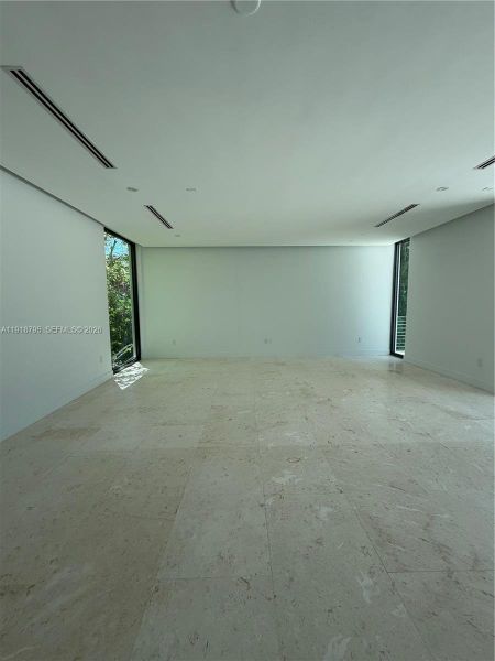 Image 15 of a home in .