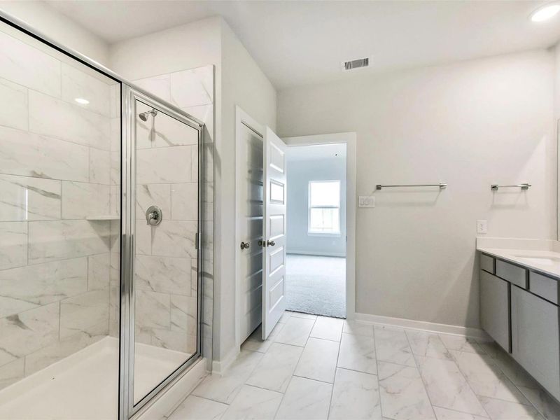 Furnished interior view inside a new home in River Ranch Meadows, Dayton (Image 9).