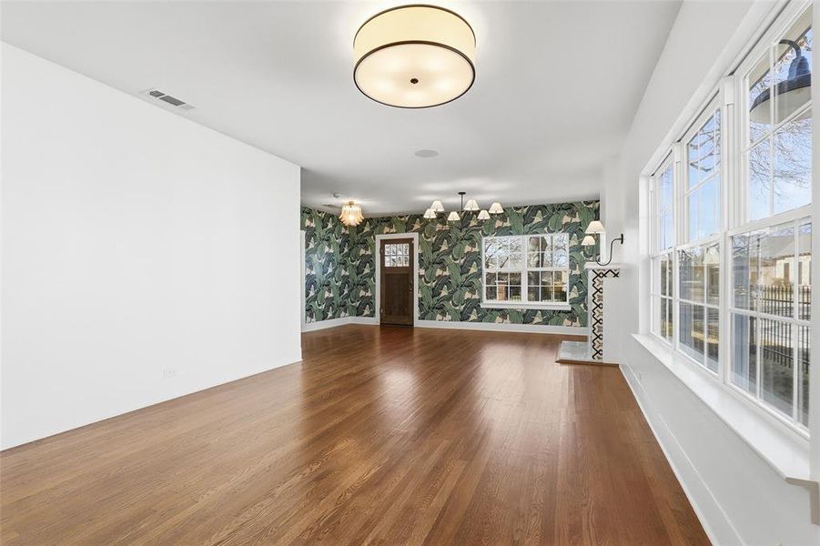 Spacious, unfurnished interior of a new home in , Cleburne (Image 19).