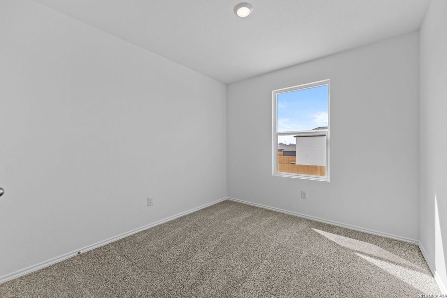 Spacious, unfurnished interior of a new home in Sonora, San Antonio (Image 13).