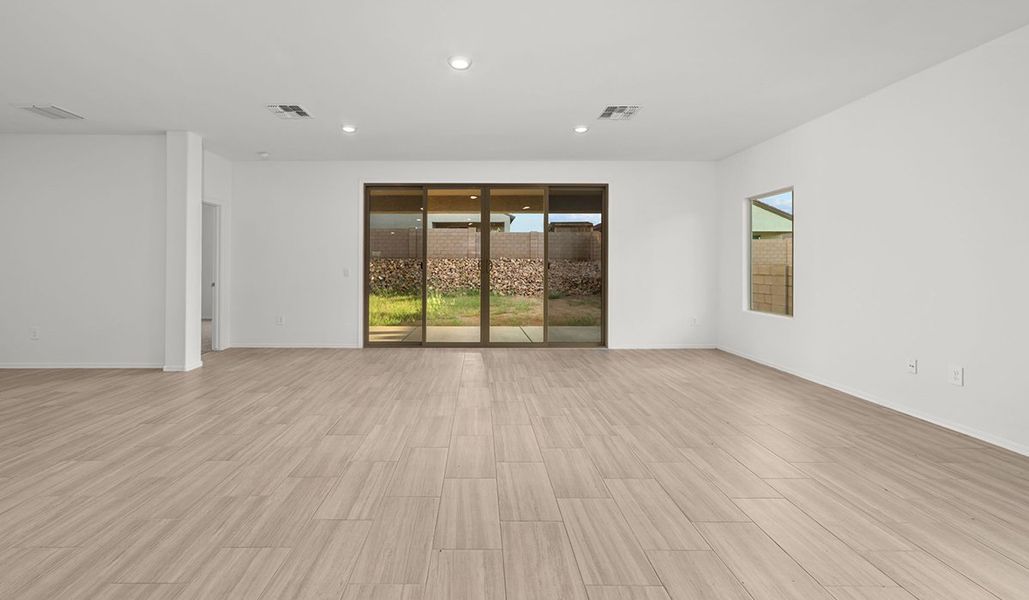 Spacious, unfurnished interior of a new home in Sycamore Vista, Vail (Image 20). Spacious, unfurnished interior of a new home in Sycamore Vista, Vail (Image 20).