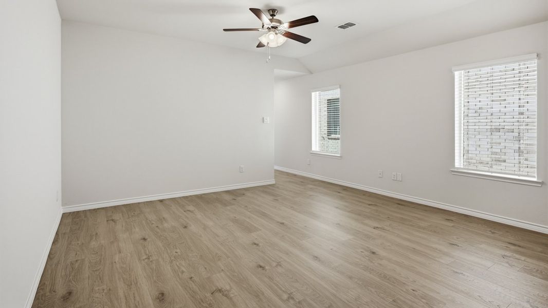 Spacious, unfurnished interior of a new home in Silverado, Aubrey (Image 3).