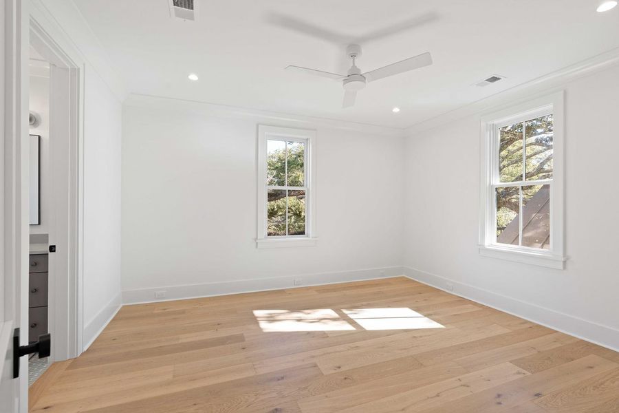 Spacious, unfurnished interior of a new home in , Mount Pleasant (Image 66).