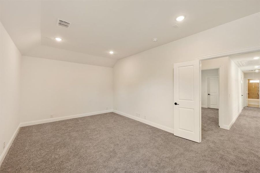 Spacious, unfurnished interior of a new home in The Enclave at Parks of Aledo, Aledo (Image 33). Spacious, unfurnished interior of a new home in The Enclave at Parks of Aledo, Aledo (Image 33).