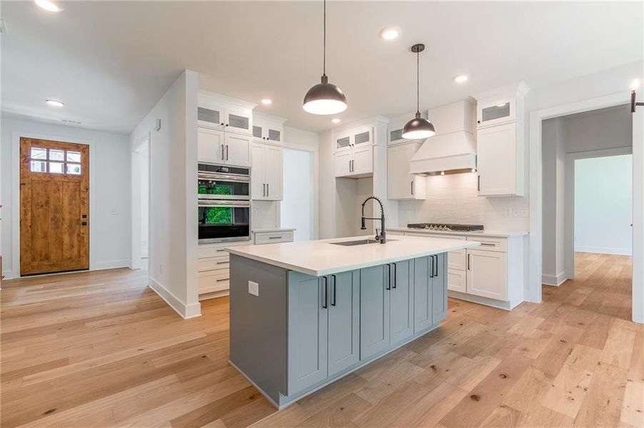 Furnished interior view inside a new home in , Gainesville (Image 6).