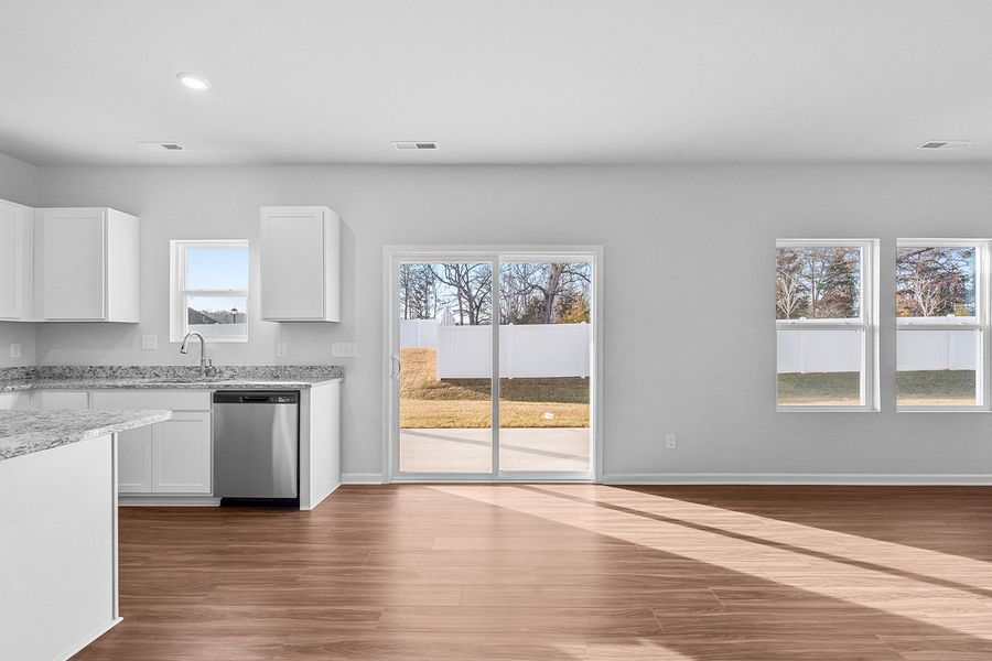 Spacious, unfurnished interior of a new home in Hanes Lake, Winston-Salem (Image 23).