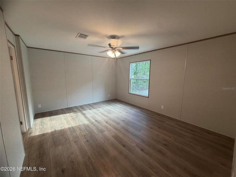 Spacious, unfurnished interior of a new home in , Interlachen (Image 19).