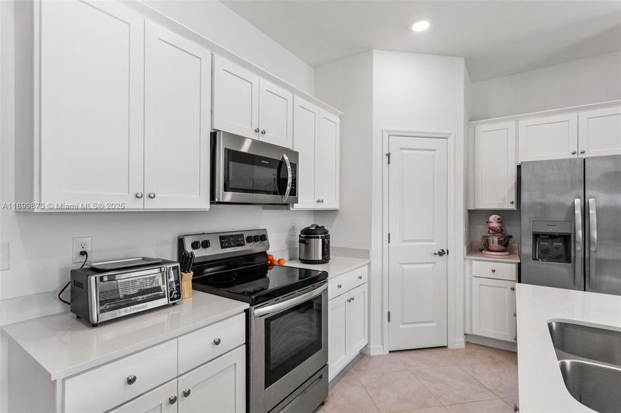Furnished interior view inside a new home in , Lehigh Acres (Image 12). Furnished interior view inside a new home in , Lehigh Acres (Image 12).