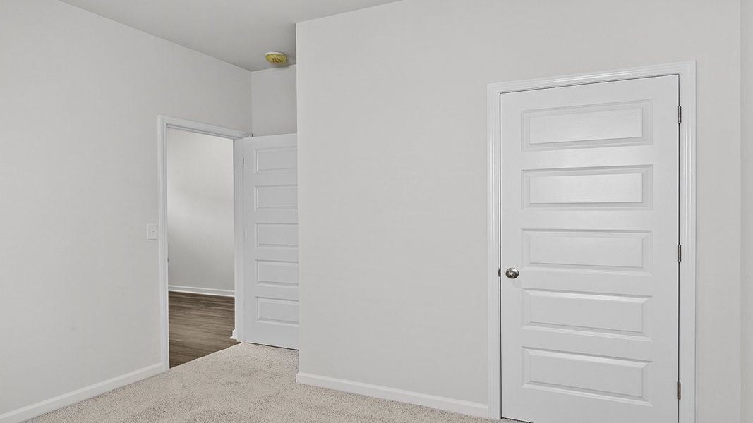 Spacious, unfurnished interior of a new home in Highland Hills, Graniteville (Image 26).