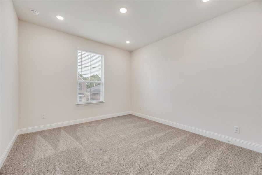 Spacious, unfurnished interior of a new home in Bayside, Rowlett (Image 33).