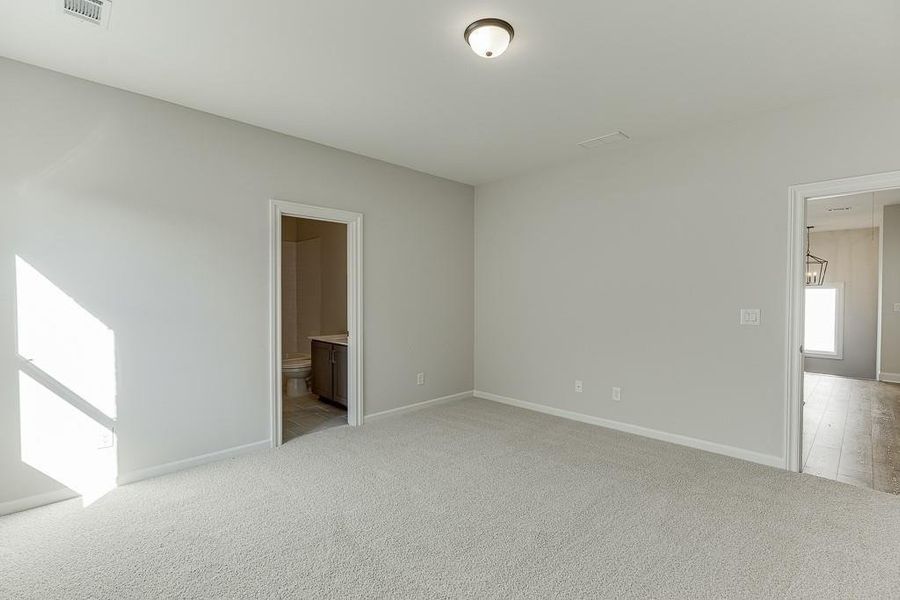 Spacious, unfurnished interior of a new home in , Buford (Image 29).