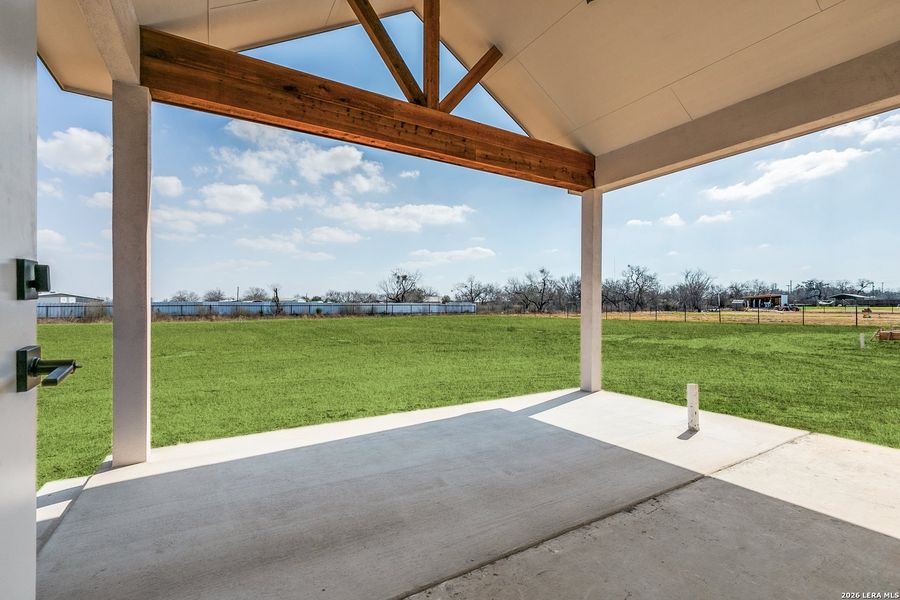 Exterior details and patio area of a home in , Atascosa (Image 3).